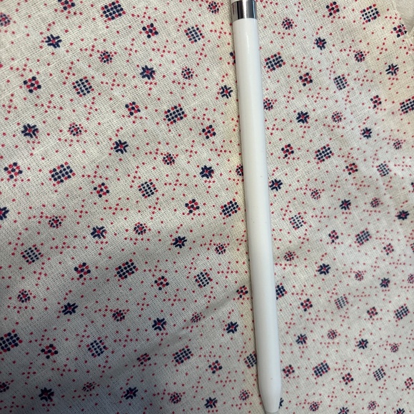 Apple Pencil Generation 1 Good Condition - Picture 2 of 2